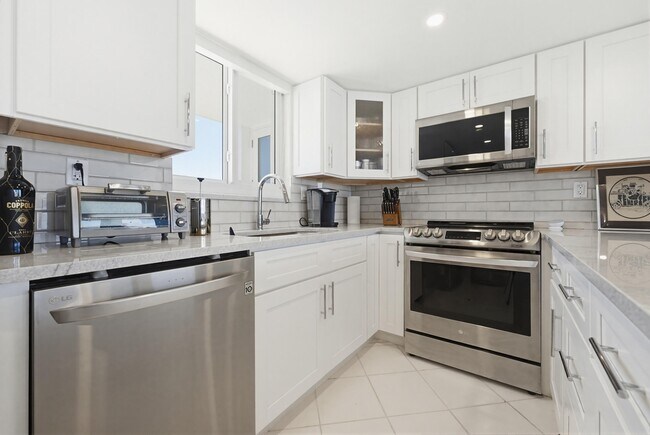 Building Photo - 2505 S Ocean Blvd