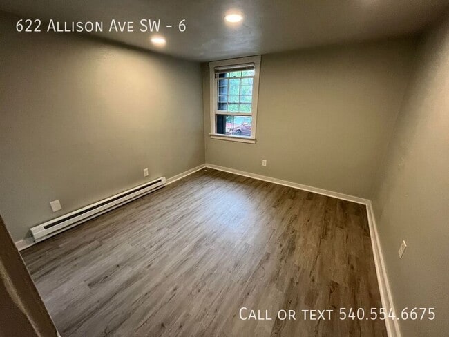 Building Photo - 622 Allison Ave SW