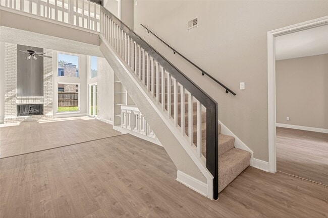 Building Photo - 1709 Coles Farm Dr