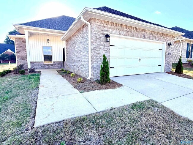 Building Photo - 16541 Aspen Ln