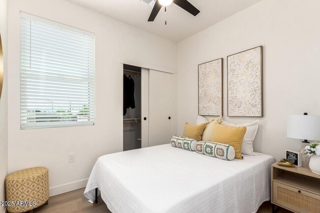 Building Photo - 1725 W Sherman St