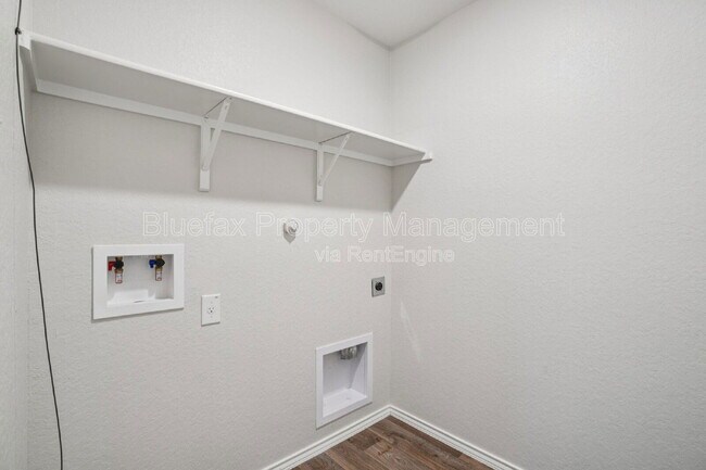 Building Photo - 3322 Stoney Knoll