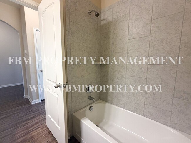 Building Photo - 5412 Persimmon Dr