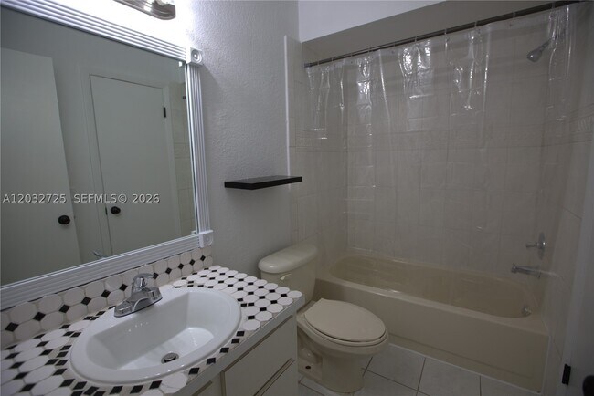 Building Photo - 6475 SW 129th Ave