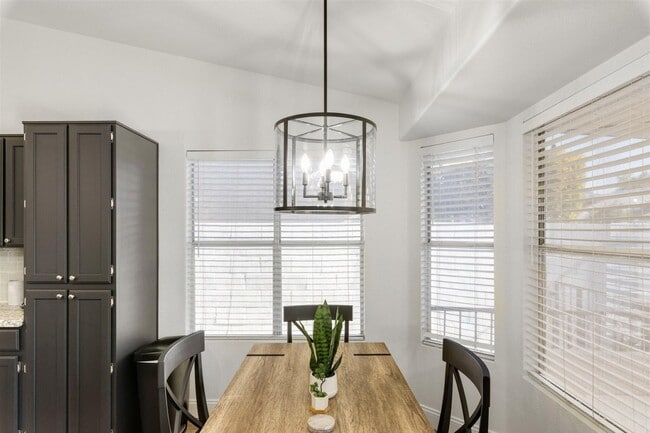 Building Photo - 4525 E Angela Dr