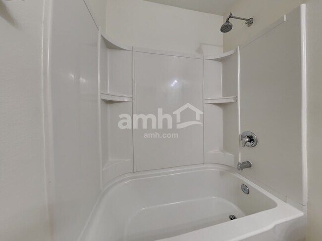 Building Photo - 603 Glendale Ln