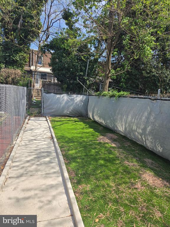 Building Photo - 6251 E Wister St