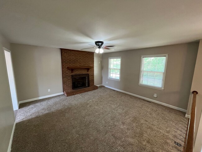 Building Photo - Incredible Location in N Davidson Co with ...