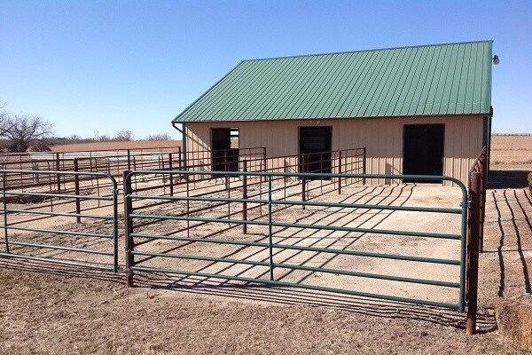 Building Photo - Beautiful 5 bedroom, 3 bathroom Country Home with Barn!