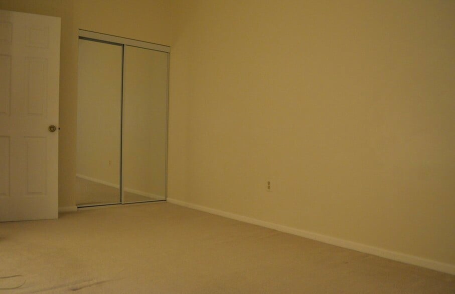 2nd floor bedroom2 - 17129 Briardale Rd