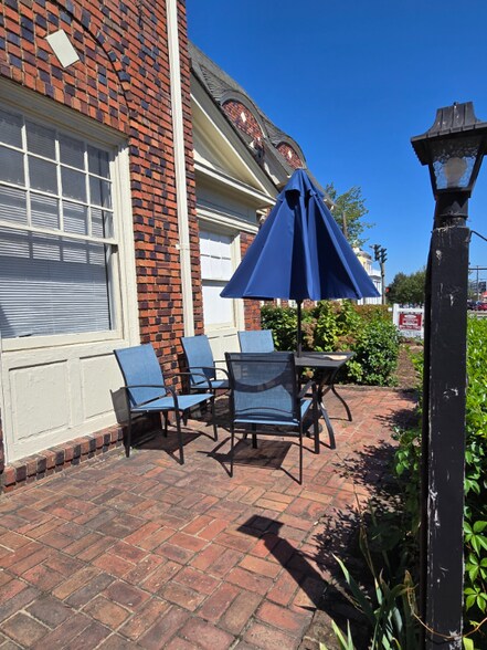 Building Photo - 714 N Arthur Ashe Blvd