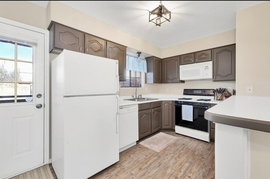 Building Photo - 1045 N 1725 W