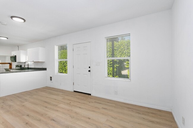 Building Photo - 2014 E 88th St
