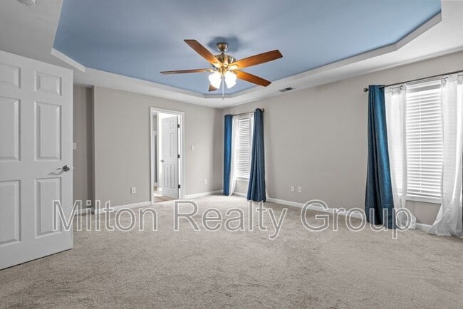 Building Photo - 11 Sawtooth Oak Cir