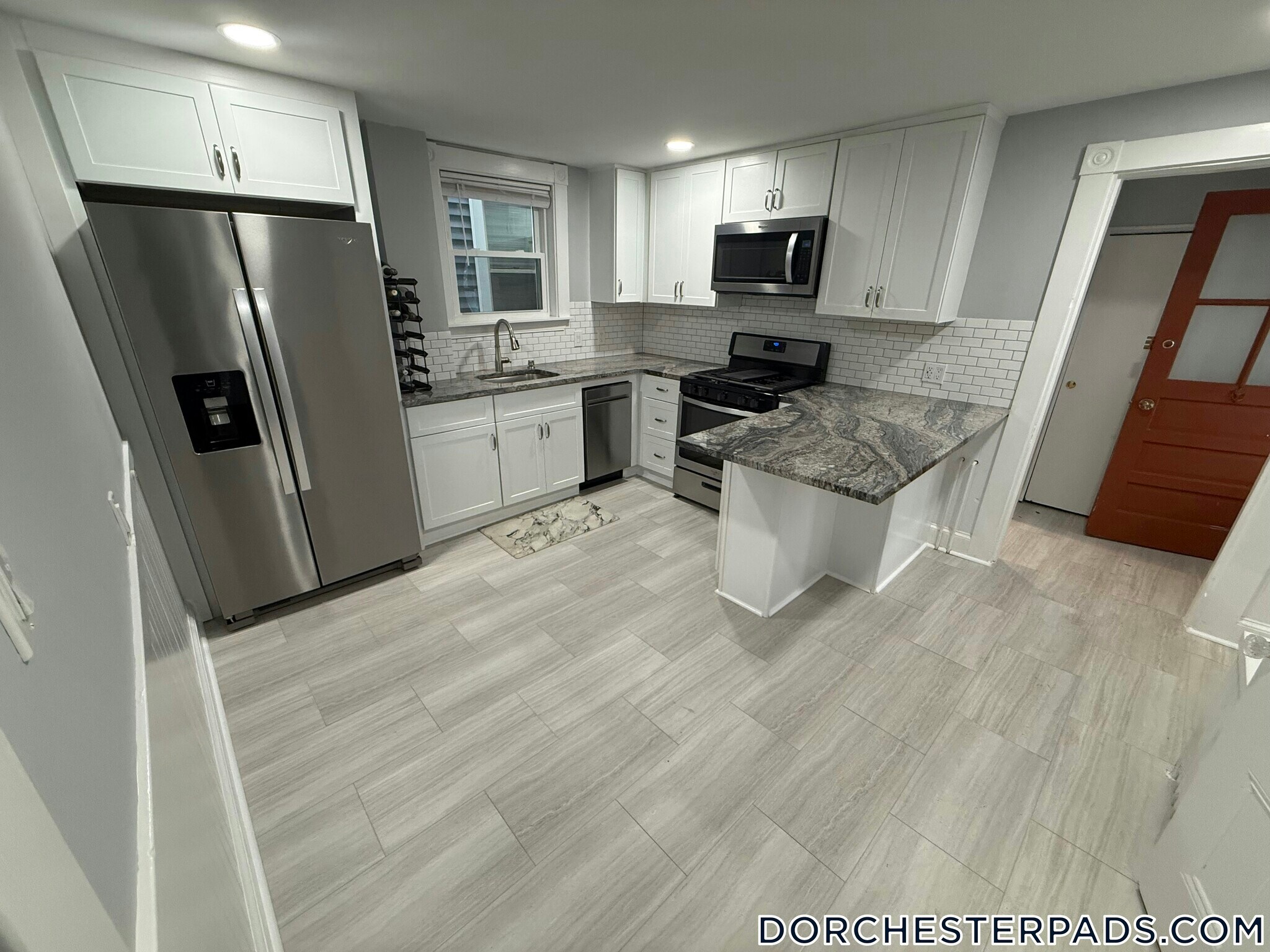 Building Photo - 24 Ventura St