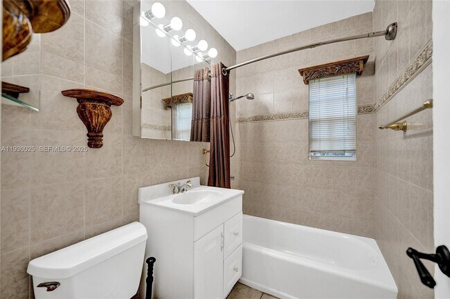 Building Photo - 2611 Roosevelt St