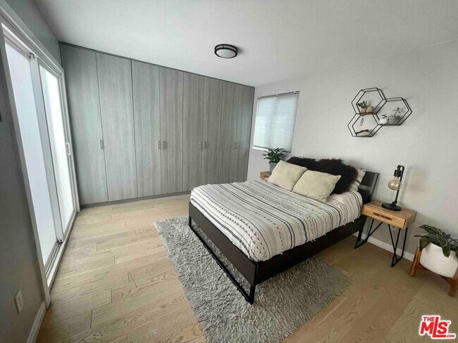 Building Photo - 1823 20th St