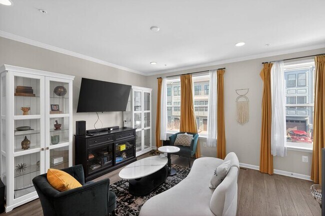 Building Photo - 10321 Vista Meadow Way