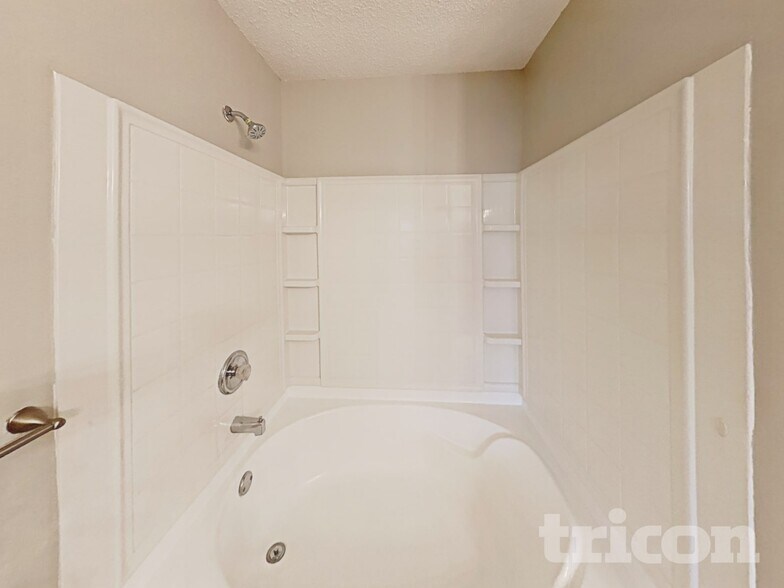 Building Photo - 2904 Crimson Clover Dr