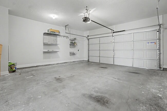 Building Photo - 173 Mcclelland Lp NE