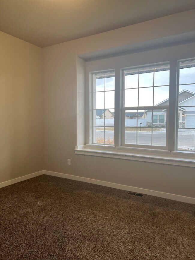 Building Photo - 1214 Starlight Loop