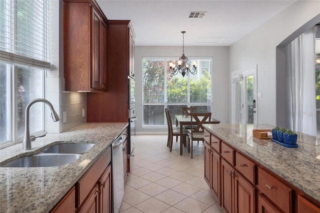 Building Photo - 2279 Fernspring Dr