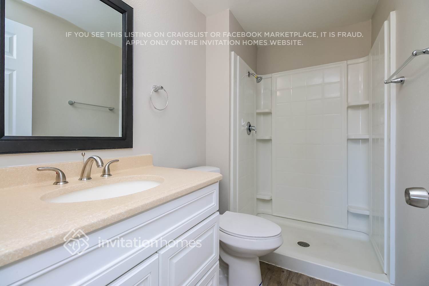 Building Photo - 1418 W Rosal Pl