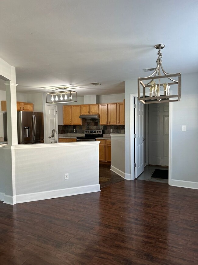 Building Photo - Gorgeous Deerfield Plantation 4 Bed 2.5 Ba...