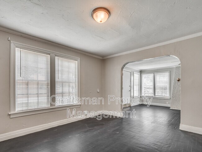 Building Photo - 2301 N Florida Ave