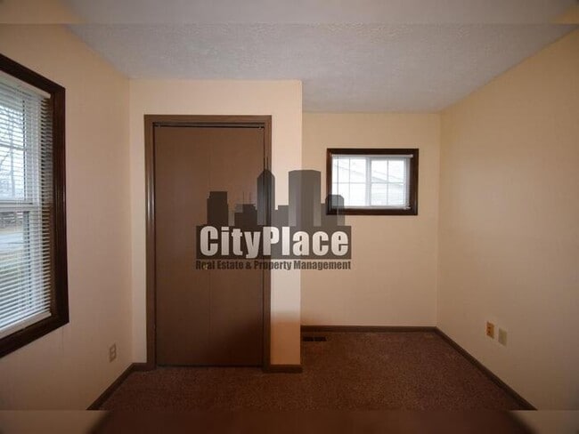 Building Photo - 604 E Pearl St