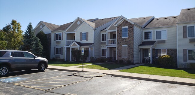 Primary Photo - 1819 Silverstone Dr