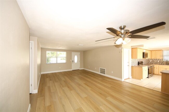 Building Photo - 4338 Tall Oak Ln