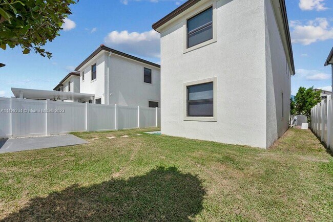 Building Photo - 11036 W 35th Way