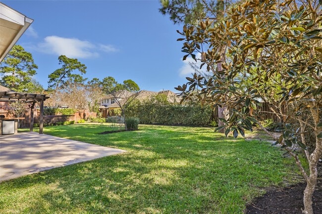 Building Photo - 16942 Lake Willowby Ln