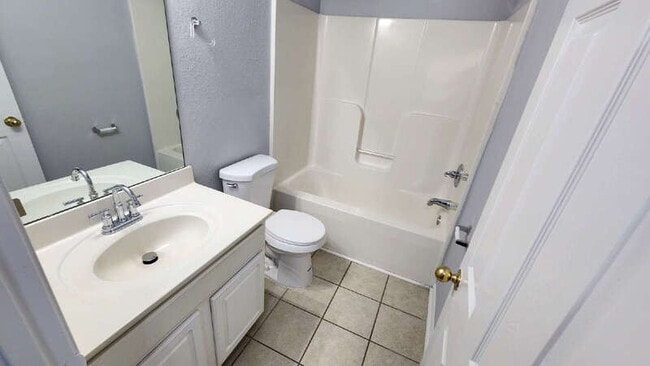 Building Photo - 385 Brookview Dr