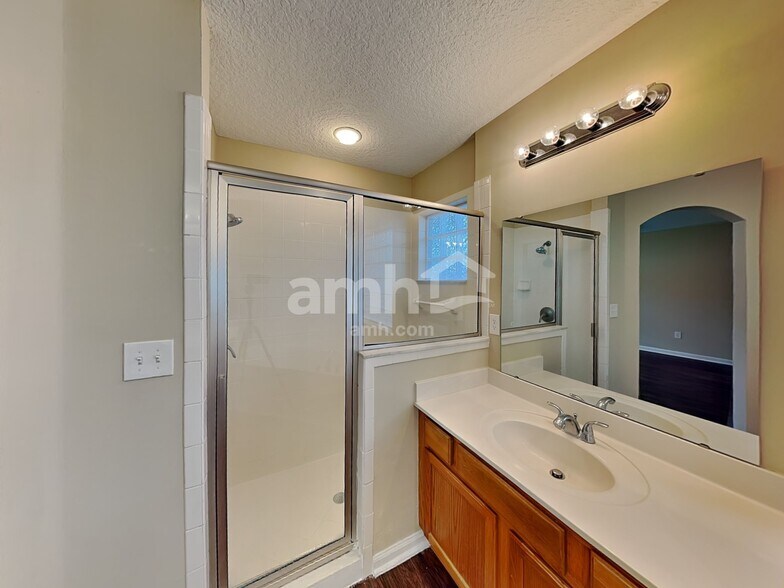 Building Photo - 9177 Prosperity Lake Dr