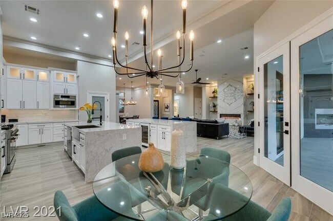Building Photo - 794 Bolle Way
