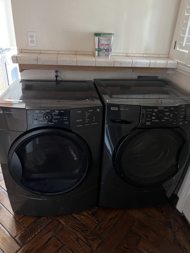 Washer + Dryer - 3500 Tuller Ave