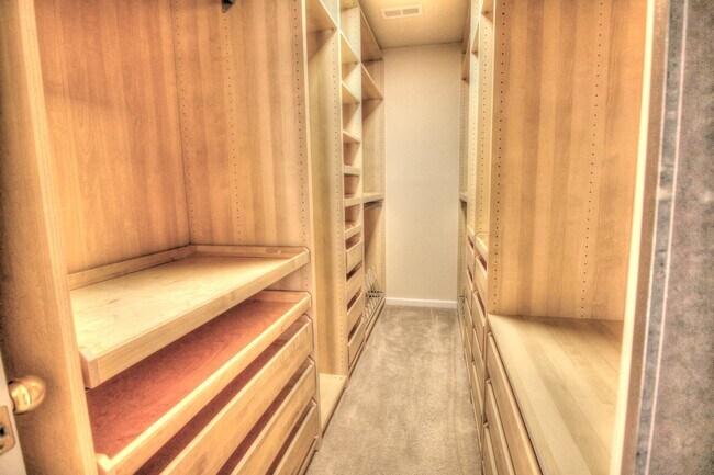 Building Photo - 309 Ganyard Farm Way