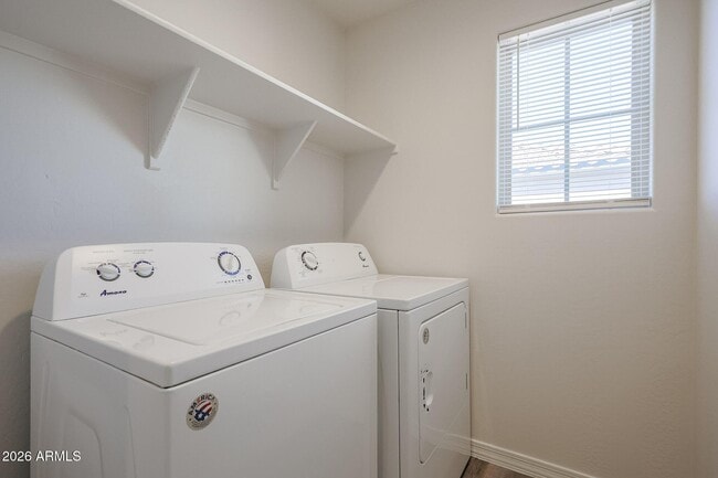 Building Photo - 5458 W Fulton St