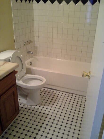 Building Photo - 7648 Jana Ln S