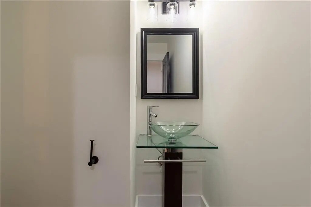 Building Photo - 167 Rockmart Dr SW