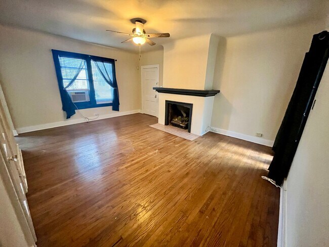 Building Photo - 424 E Ashby Pl