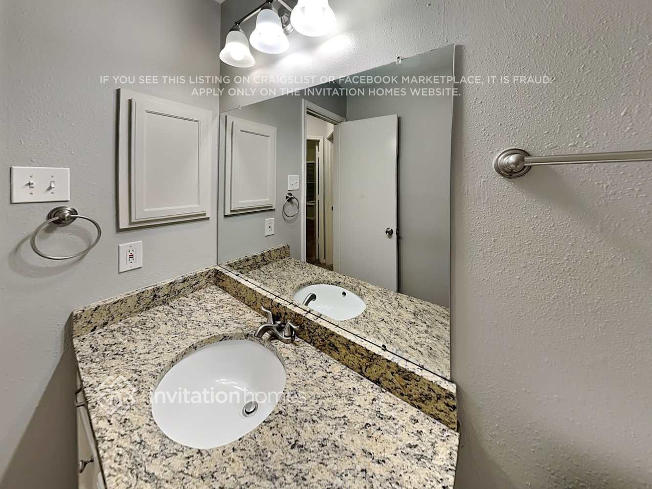 Building Photo - 17603 Chatham Way Dr