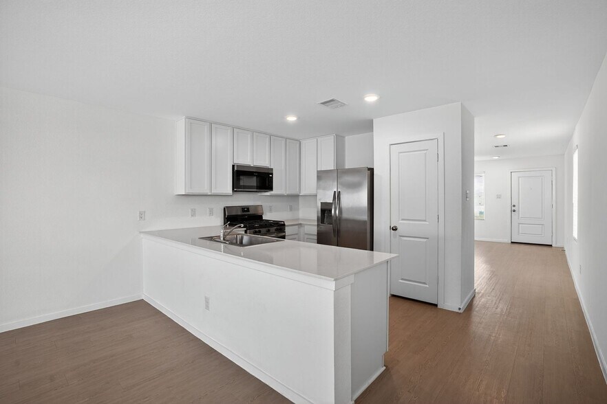 Building Photo - 21255 Fieni Dr