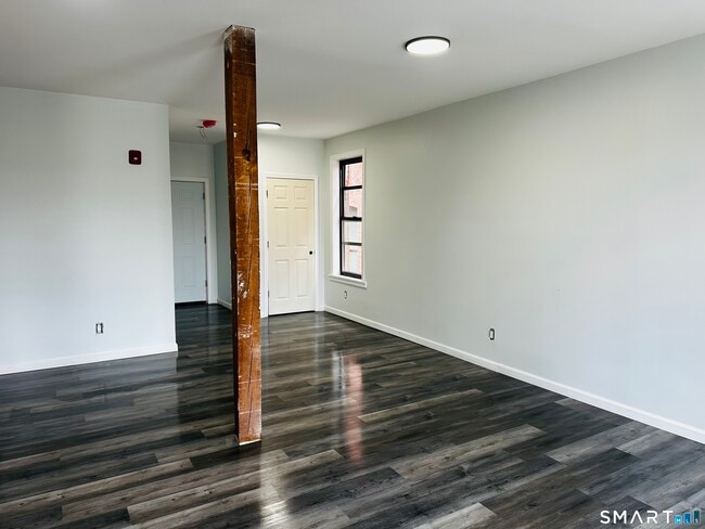 Building Photo - 63 Water St