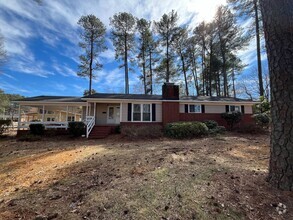 Building Photo - Updated great 3 bedroom house off Carver S...