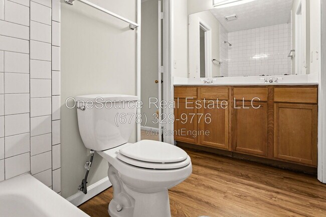 Building Photo - 502 Oakwood Ct