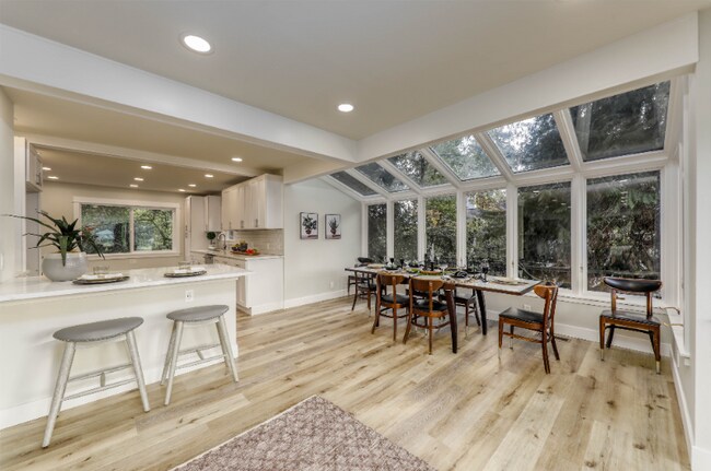 Building Photo - 1525 S Marine Dr