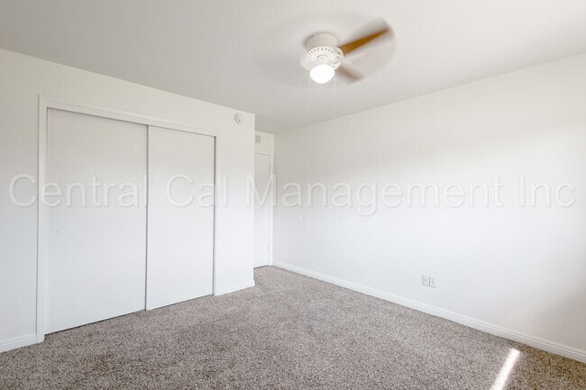 Building Photo - 3 Bedroom/2 Bath Home - $2250 per month!